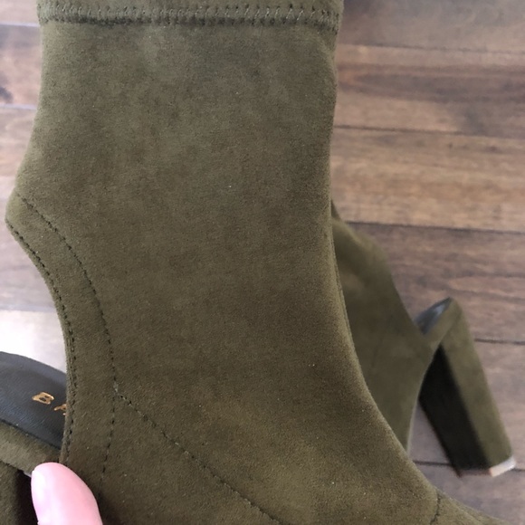 SOLD!! Faux suede green open toe booties - Picture 4 of 11